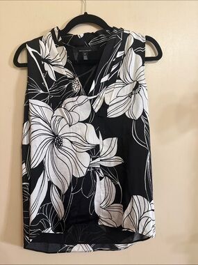 “White House Black Market Floral Sleeveless Blouse XS”